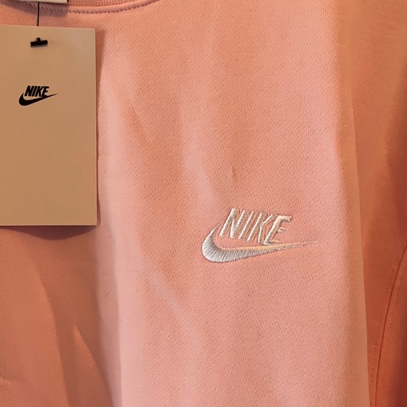 Nike Light Pink Crewneck Sweatshirt - Picture 2 of 3